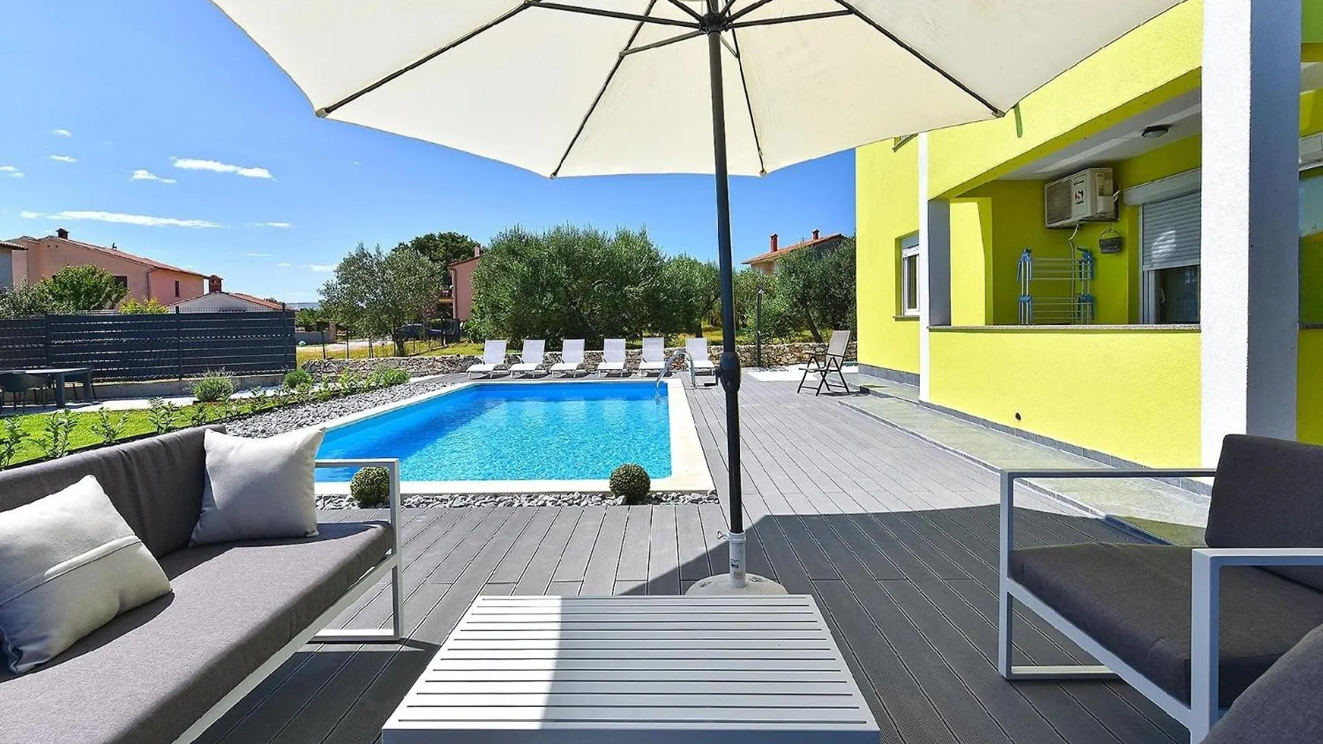 Ferienhaus Mit Privatpool Fuer 8 Personen Ca 126 Qm In Galizana, Istrien Istrische Riviera 0*, Galizana Croatia